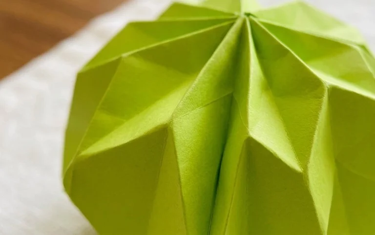 Twisted Paper Ribbon in Green